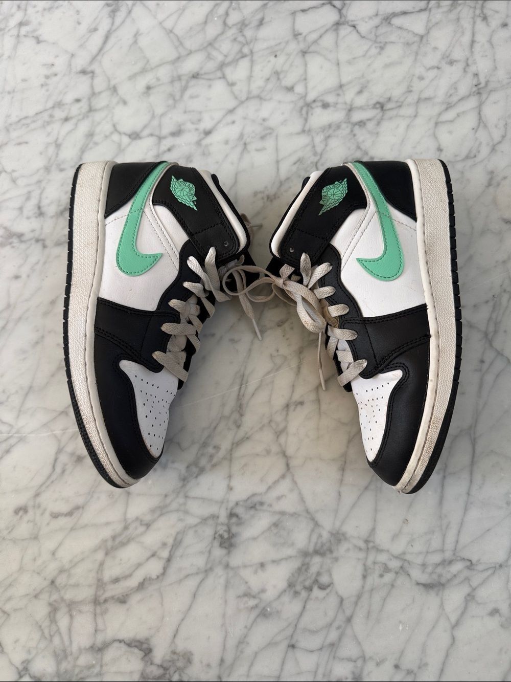 Nike Air Jordan 1 Mid Black Mint Foam White Size Youth 6Y